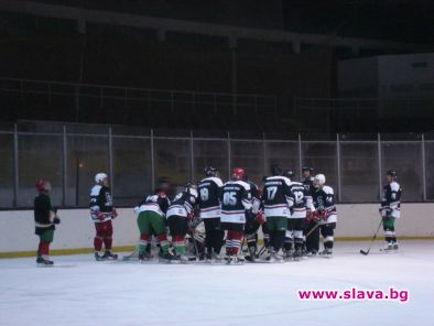 Динамо София в зрелищен хокеен мач срещу Гърците