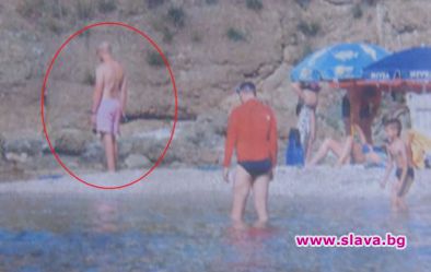 Бахаров се пусна с розови гащи на плажа