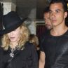 Мадона "изрита" младото си гадже 