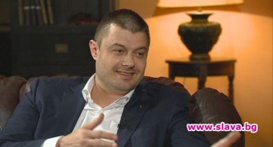 Бареков призна, че не е с жена си