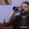  Калин Терзийски пие водка в метрото