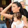 Биляна Йотовска води 6-годишната си дъщеря на козметик
