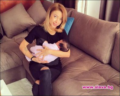 Весела Тотева кръщава бебето на Емилия