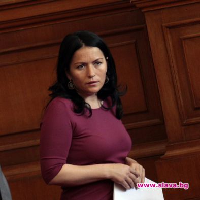 Набиха депутатка от ДПС заради секс с колега