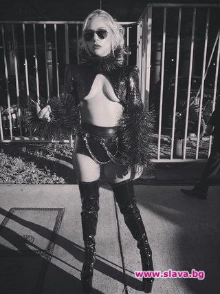 Селфито на Гага най-харесвано