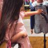 Щерката на Николета на шопинг в Милано