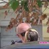 Папараци пак щракнаха Стоян Алексиев да се целува с младото си гадже 