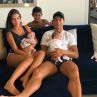 Инструктор по салса разкри пола на бебето на Роналдо и Джорджина