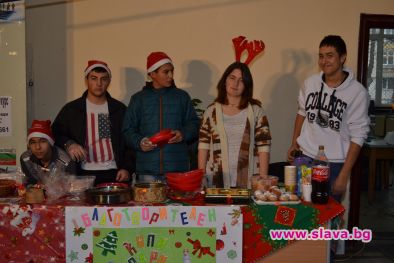 Ученици от столичната гимназия ПГАВТ А С Попов стартират благотворителен базар