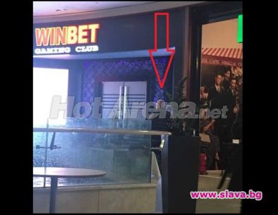 Хазартният бос Коко Динев бе засечен да играе в казино