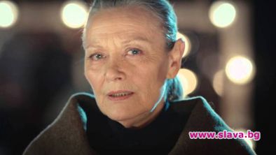 Голямата българска актриса Цетана Манева е сред персонажите във видеото