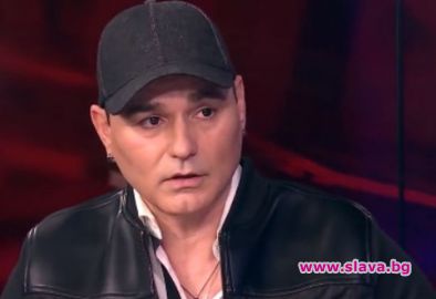 Ексцентричният певец Красимир Аврамов цъфна в родината в навечерието на