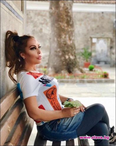 Фолк певицата Ивана показва олисяло теме в социалните мрежи Изпълнителката