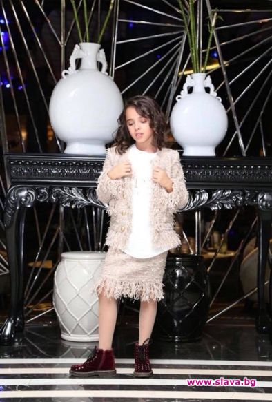 Щерката на Мария дефилира на Седмицата на модата в София
