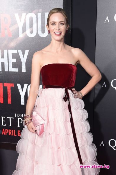 Емили Блънт в рокля на Oscar de la Renta