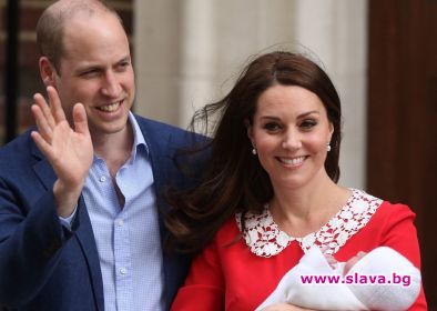 Принц Уилям и Кейт показаха бебето