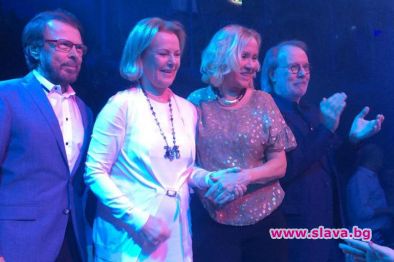Легендарната шведска група ABBA се събира за две нови парчета