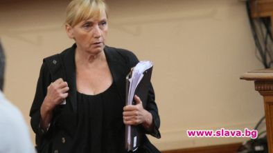 Жестока мъка е налегнала Елена Йончева. Бившата журналистка и депутатка