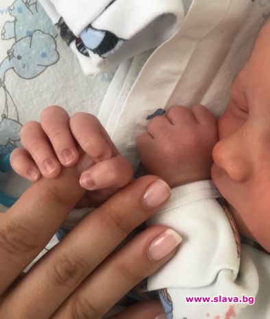 Първа снимка на новородения си син Мартин показа Лиляна Ангелова Бебето