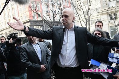 Слави Трифонов: Бойко е фалшив политик и лъжец, уплаши се, че ще го съдя