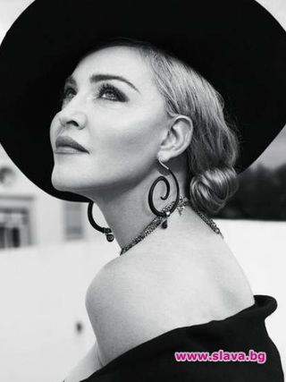 Мадона отбелязва своята 60-годишнина като се снима в черно-бяла фотосесия
