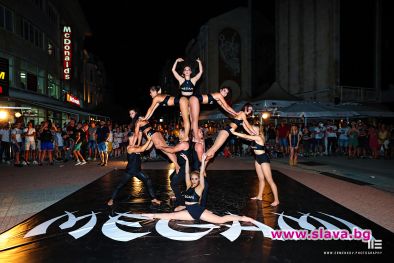 Мегами Клуб разтърси Пловдив с атрактивен флашмоб пред 1500 души