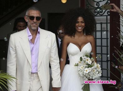Преди броени часове 51 годишният актьор Венсан Касел се ожени за