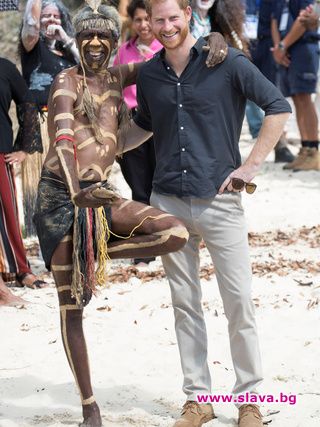 Принц Хари се срещна с общност на аборигени на остров