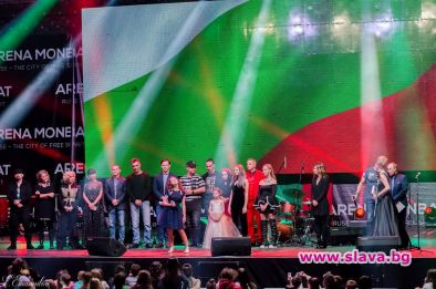 Концертът в памет на Вики събра звездите на България