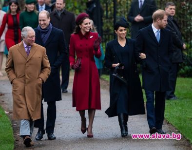 По традиция британското кралско семейство посрещна Коледа в имението Сандрингам Принц