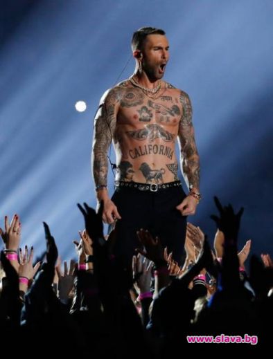 Лавина от недоволство предизвика изпълнението на Maroon 5 в рамките