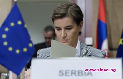 Сръбската министър председателка Ана Бърнабич и нейната по млада партньорка Милица Джурджич