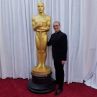 Първият бг актьор на церемонията за Оскарите развя родния трибагреник