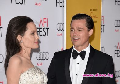 Брад Пит и Анджелина Джоли вече са официално разведени Близо