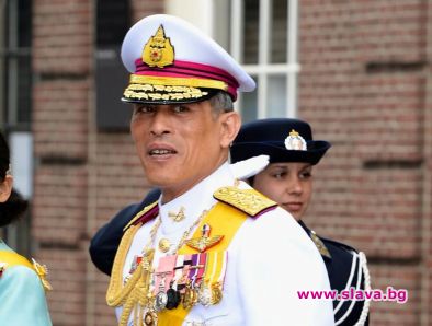 Тайландският крал Маха Ваджиралонгкорн обяви че се е оженил за