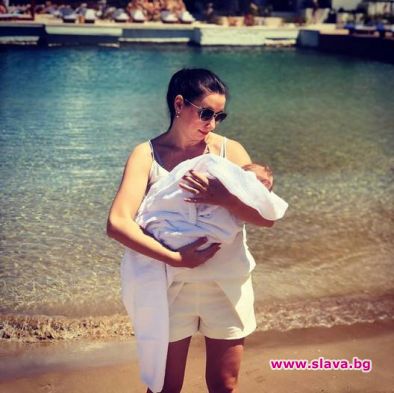 Наталия Кобилкина калява бебето на Бяло море
