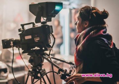 Да свързва жените работещи зад камерата с филмовите продуценти
