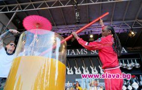 Снуп Дог счупи световния рекорда за най голям коктейл с
