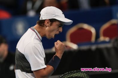 Адриан Андреев се класира за втория кръг на юношеския турнир