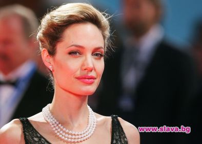 Вчера Анджелина Джоли навърши 44 години Зад гърба си днес