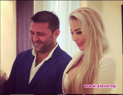 С нови снимки от сватбената си церемония с Ивайло Батинков