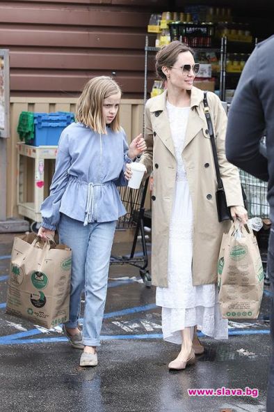 Анджелин Джоли и 11 годишната й дъщеря бяха засечени да се