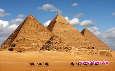 Властите в Египет започнаха дезинфекция около пирамидите в Гиза Те