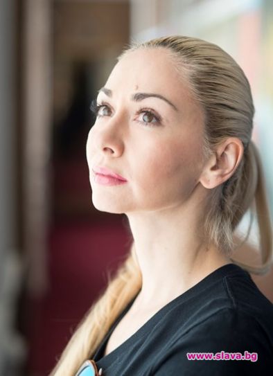 Актрисата и певица Антоанета Добрева Нети е открила че е осиновена