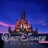 Disney спира заплатите на половината си служители по света