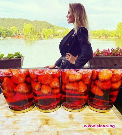 С компоти от ягоди, собствено производство, се похвали Мис България