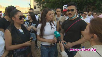 Поп-фолк звезди се присъединиха към протеста в София с искане