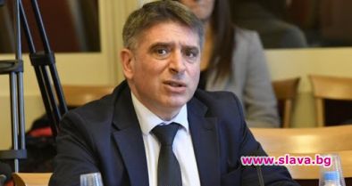 Премиерът Бойко Борисов забрани на членовете на кабинета да пишат