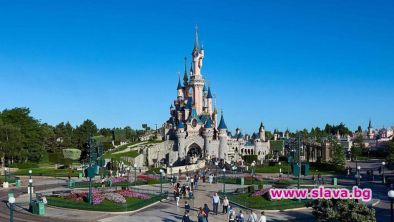 След четиримесечно прекъсване заради световната пандемия увеселителният парк Дисниленд в