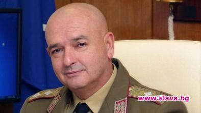 Генерал Мутафчийски намери време и за почивка на родното Черноморие